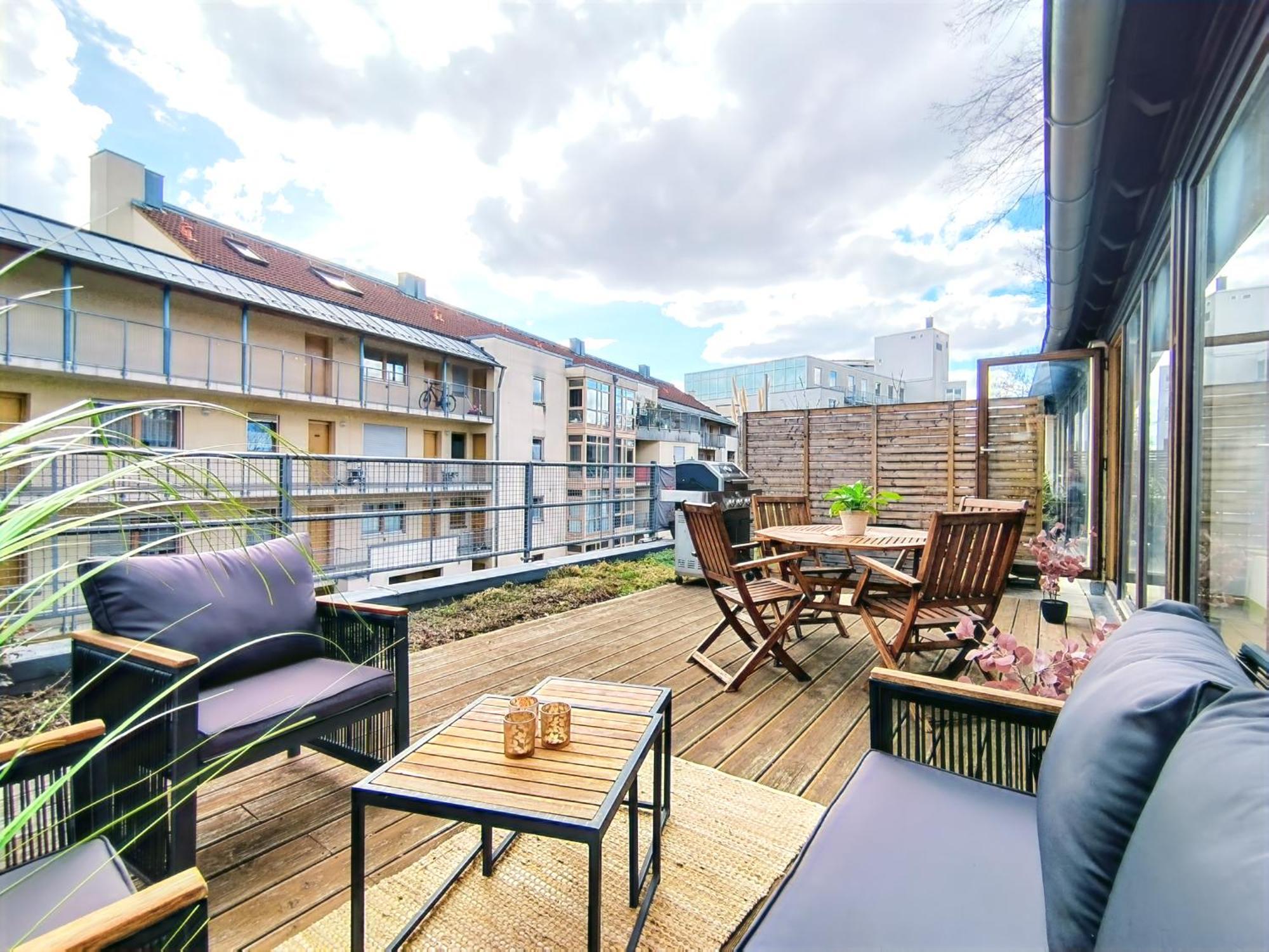 Design-apartment Fuer Bis Zu 4 Im 1 Og, Modern, Dachterrasse, Grill, Ruhige Lage, Plus, Wii, Lan Und Wlan Apartment Nürnberg