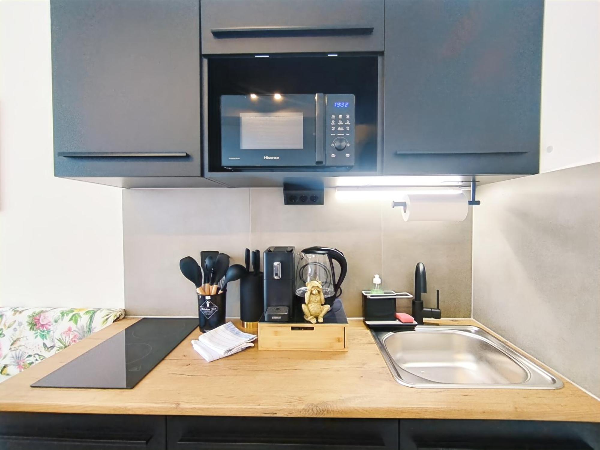 Apartment Design-apartment Fuer Bis Zu 4 Im 1 Og, Modern, Dachterrasse, Grill, Ruhige Lage, Plus, Wii, Lan Und Wlan Nürnberg