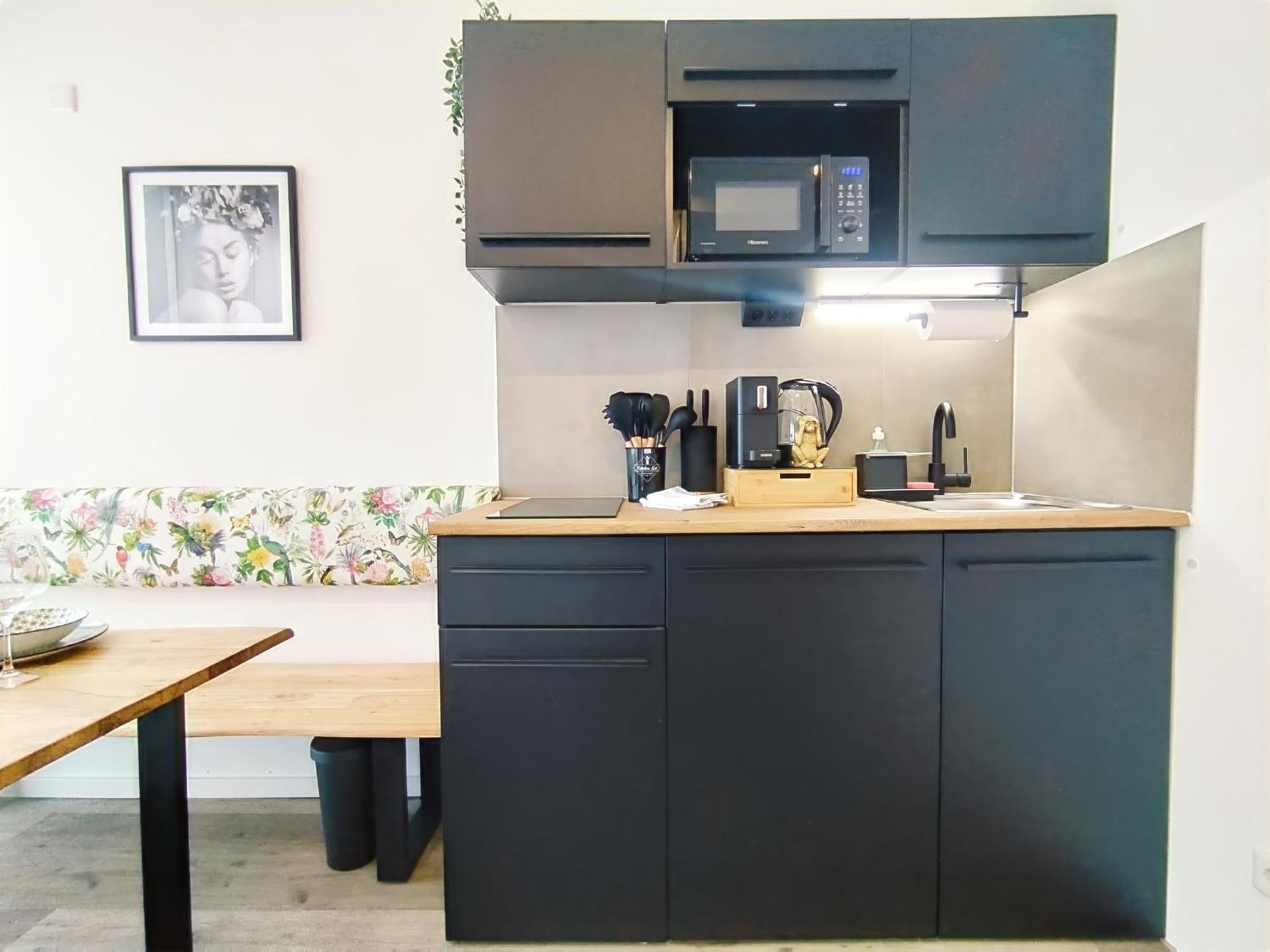Design-apartment Fuer Bis Zu 4 Im 1 Og, Modern, Dachterrasse, Grill, Ruhige Lage, Plus, Wii, Lan Und Wlan